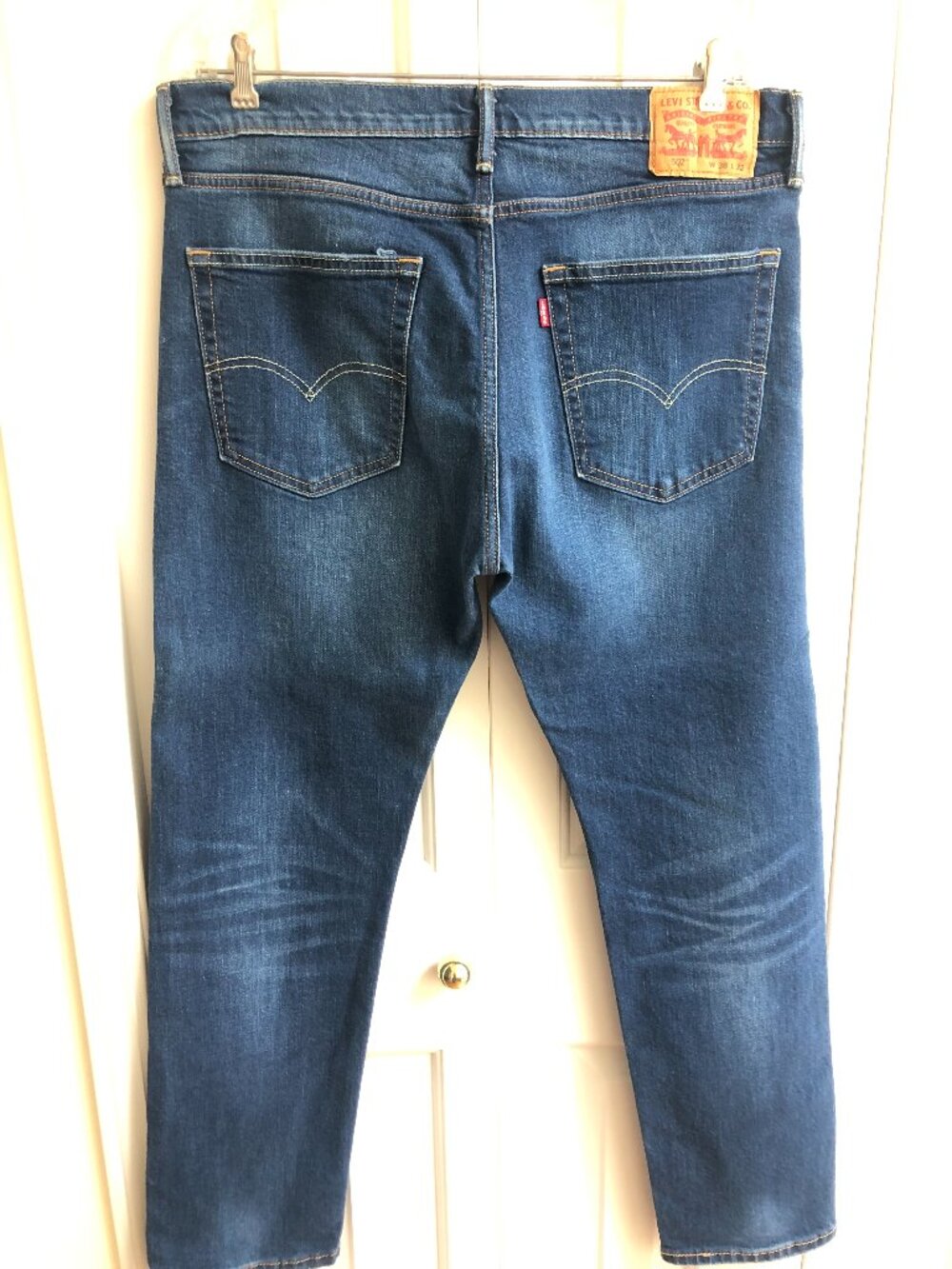 Levi's.  502 Men's. Dark Wash.